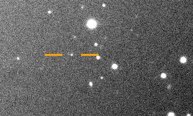 Imagen tomada en mayo de 2018 por el telescopio Magallanes de 6.5 metros en el Observatorio Las Campanas, Chile. Las líneas señalan la posición de Valetudo. Crédito: Carnegie Institution for Science.