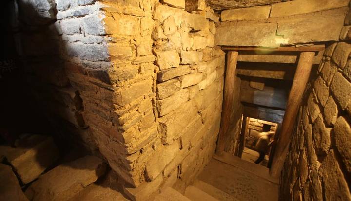 Estas son las nuevas galerías subterráneas que han sido halladas y que presentan los primeros entierros humanos encontrados de la época Chavín. (Foto: Juan Ponce/El Comercio).