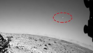 YouTube publica video donde aparecen varios objetos voladores en Marte