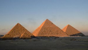 ¿Fue la gran pirámide de Guiza construida para servir como una tumba?