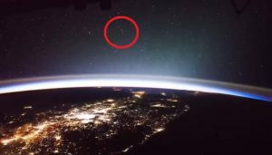 Un misterioso objeto ha sido visto sobrevolando la Tierra