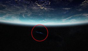 Astronauta bloquea la visión de extraterrestre en plena transmisión en vivo